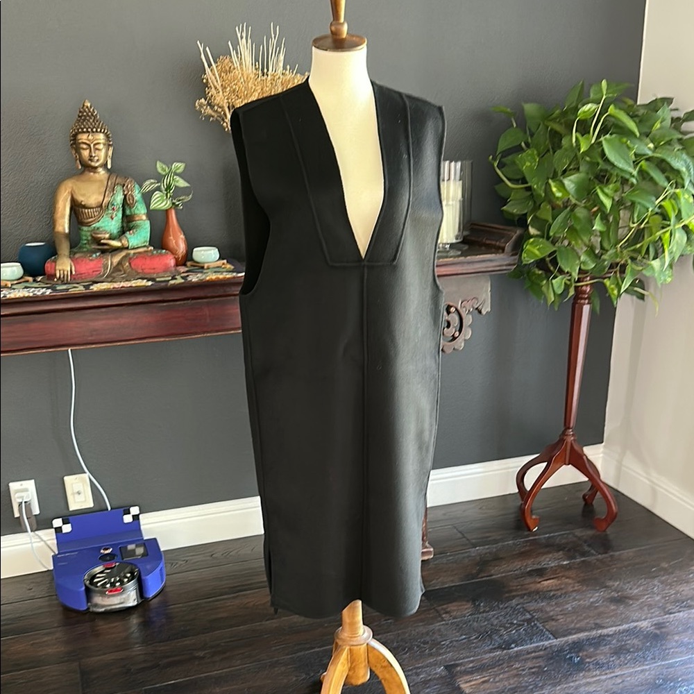 COS V-neck wool dress in blackBlack - Picture 5 of 13